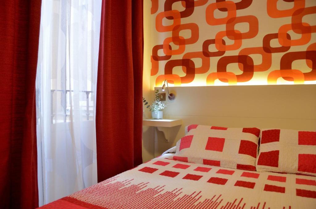 Small Double Room,53375605:JPEG